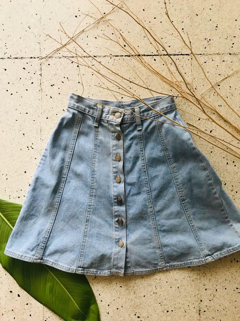 Denim Skirt (Category: Skirts) located in Cainta. Submitted by rssntgo (Listing ID 234170563, Image 1). Description: 🌈 Denim Skirt 🌈 fits 23-24 🌈 above the knee 🌈 vv nice Rfs: decluttering.
