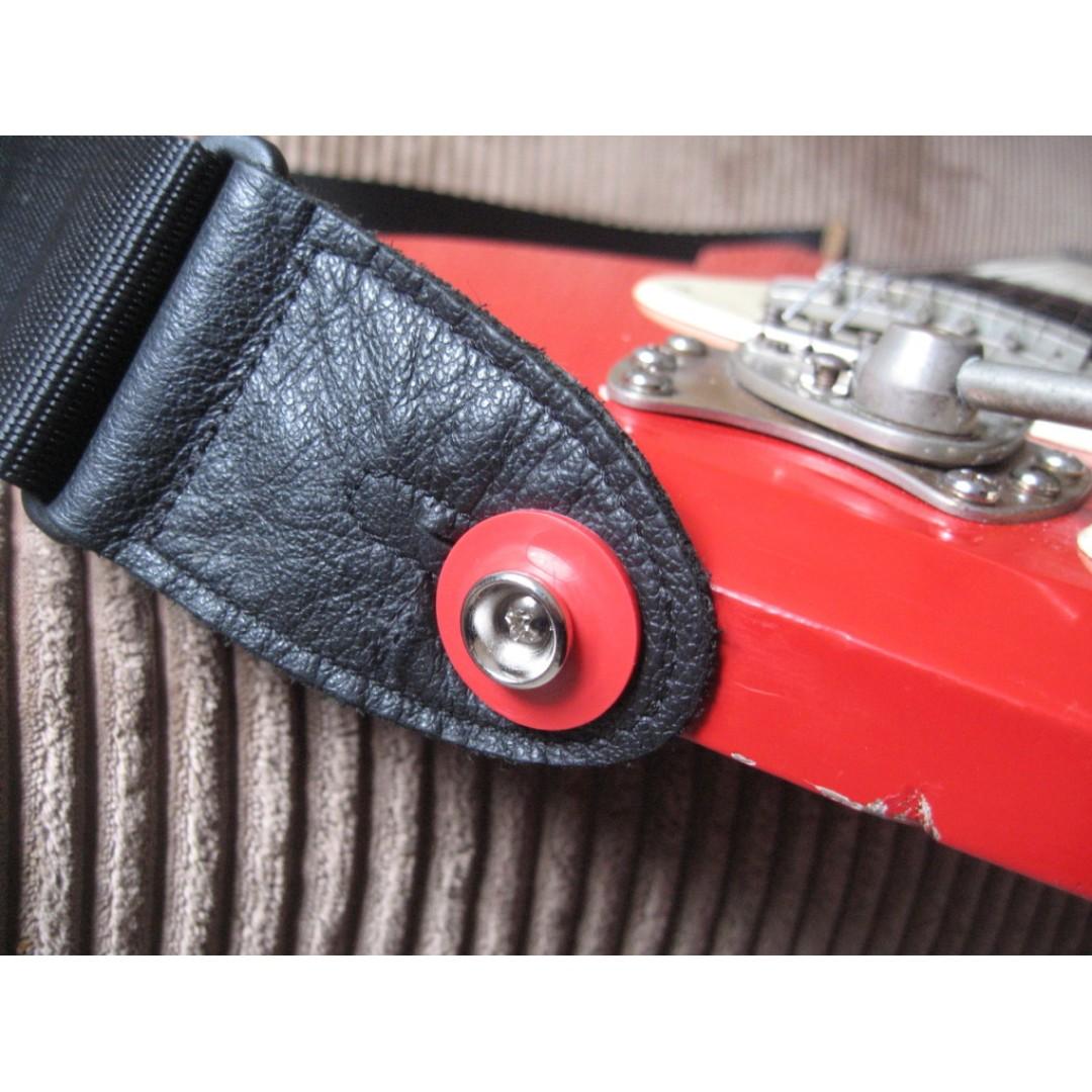 Guitar Grolsch Style Rubber Strap Lock, Hobbies & Toys, Music & Media