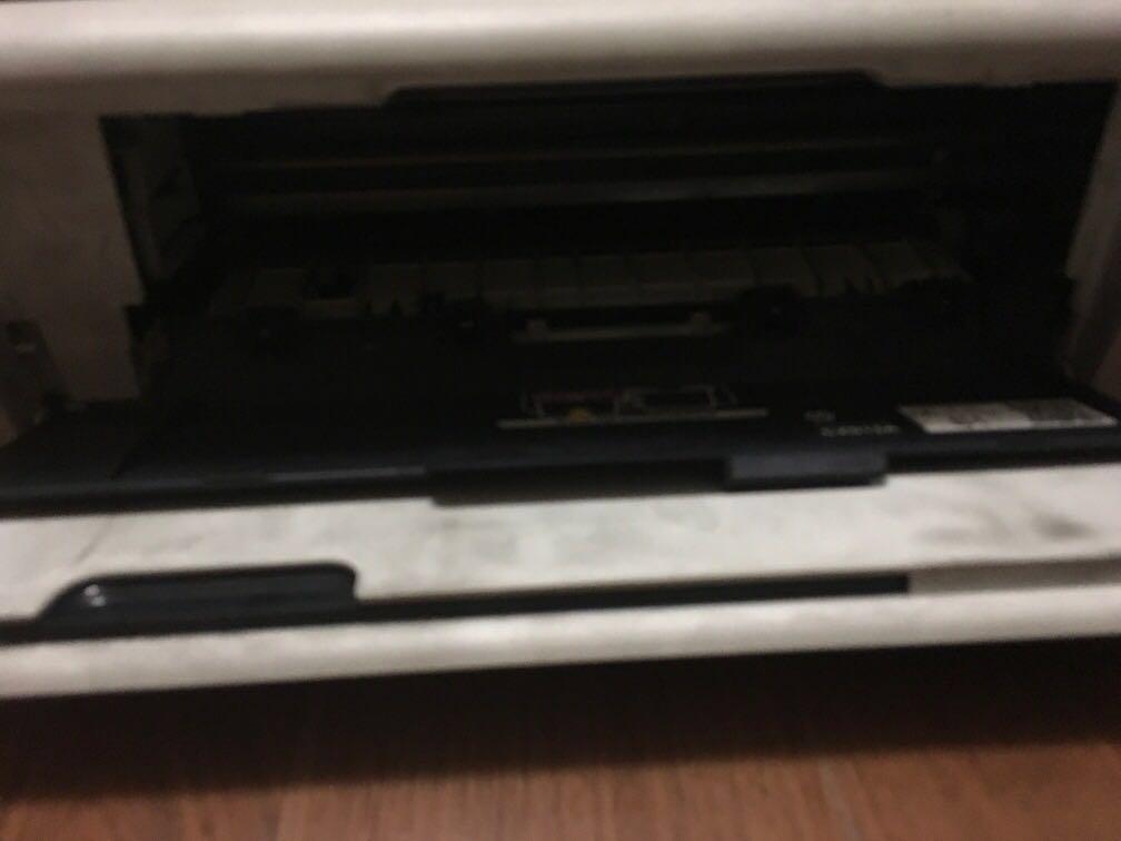 HP Deskjet 1010 Printer (Category: Printers, Scanners & Copiers) located in Pasay City. Submitted by randomruns (Listing ID 233725094, Image 3). Description: Fully functioning RSF: I graduated, and I need money. Age: 3 y/o Inclusion: All necessary wires Exclusion: Ink .