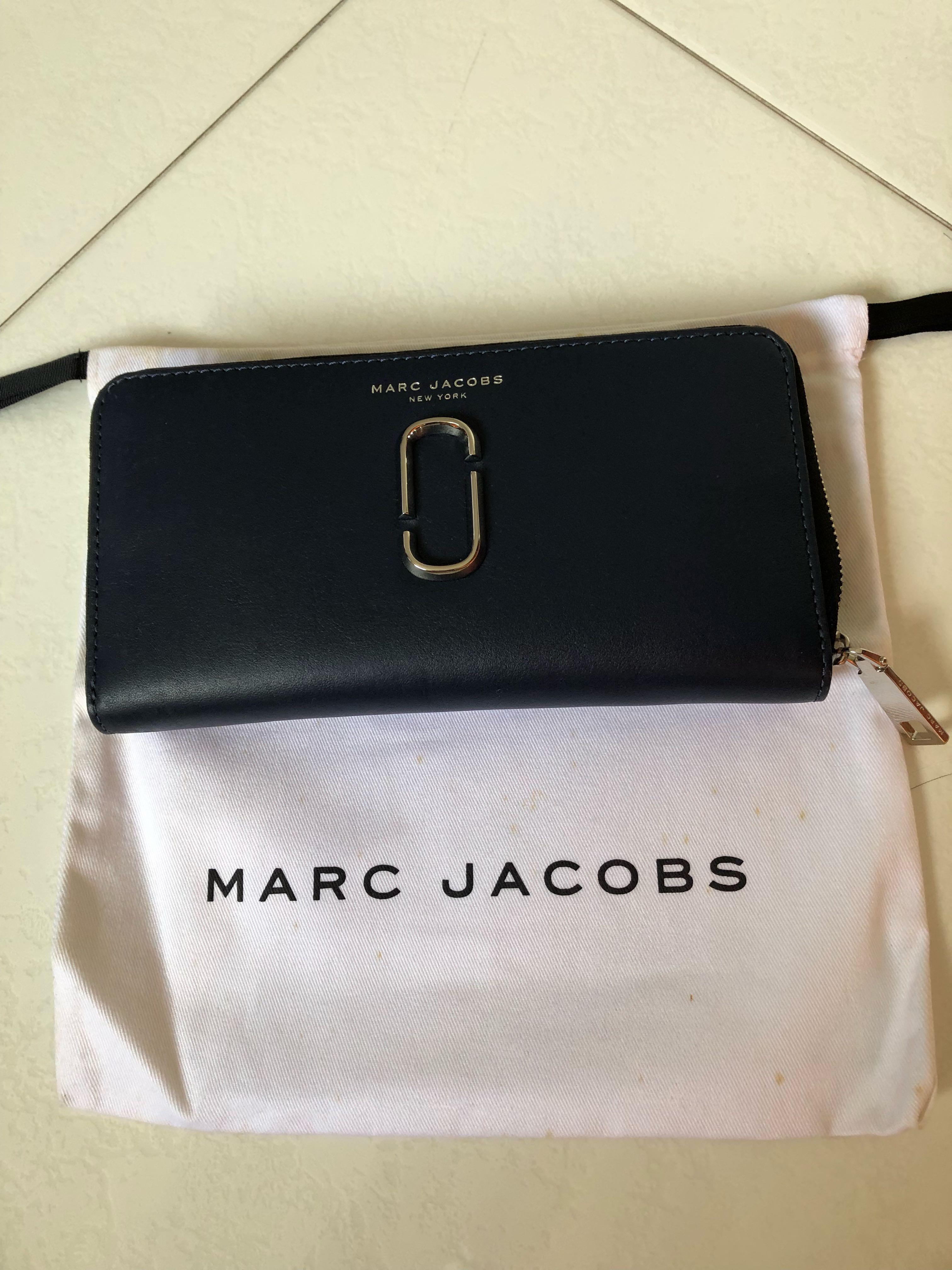 Marc jacobs 2025 long wallet