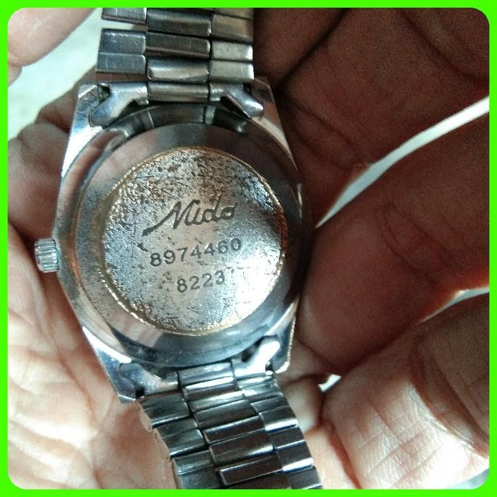 Mido commander deals 8223