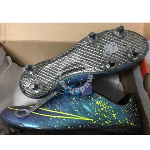 6 stud discount football boots