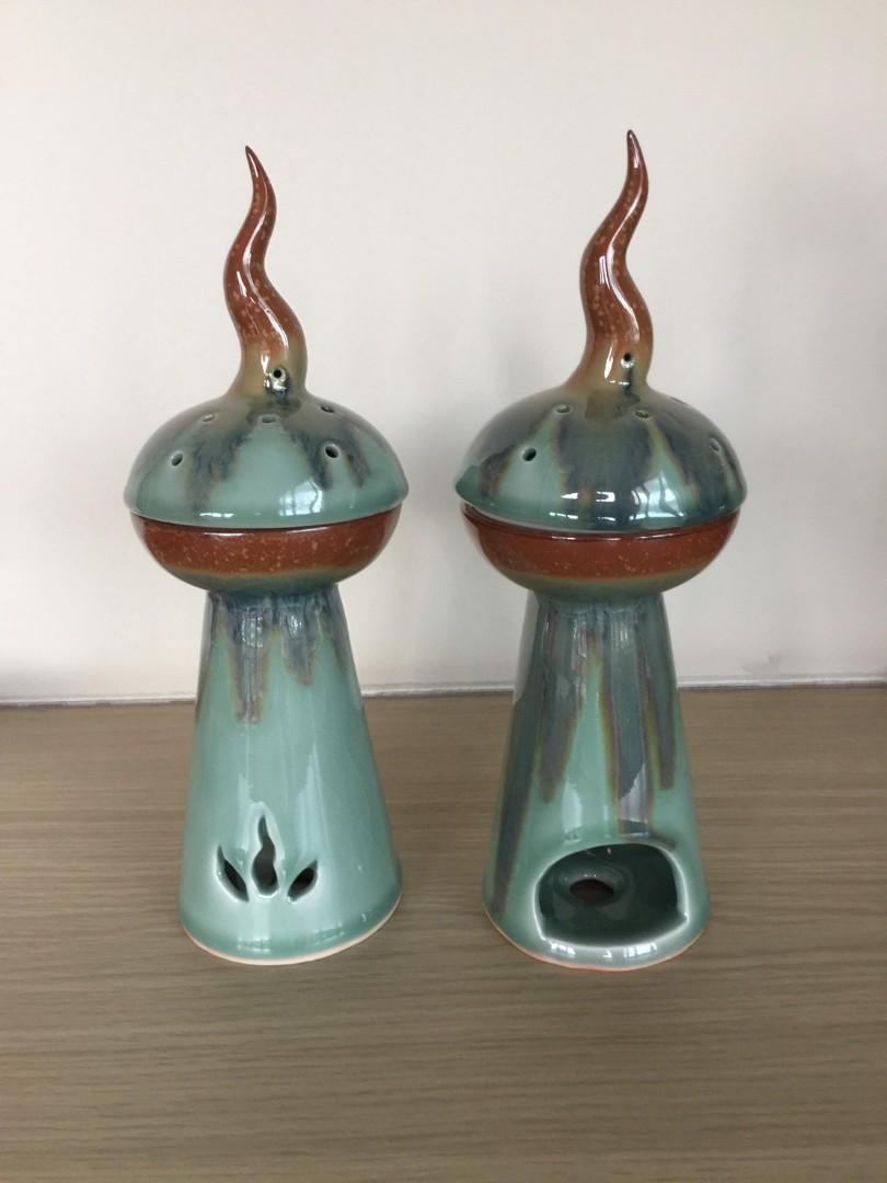 Porcelain diffuser (Category: Vases & Decorative Bowls) located in Singapore. Submitted by winenwatch (Listing ID 234138421, Image 1). Description: Porcelain diffuser (Brand new) Diameter 90mm by height 275mm (approximately) Selling as a pair for $60.
