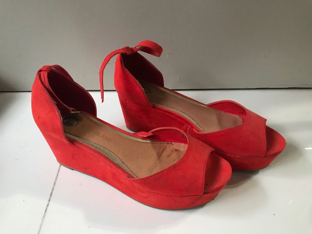 Red river shoes store