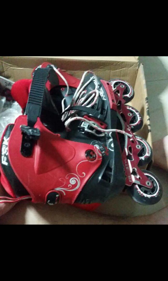 Roller blades, Sports Equipment, Sports & Games, Skates, Rollerblades