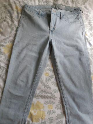 FREE SHIP H&M Light Wash Jeans