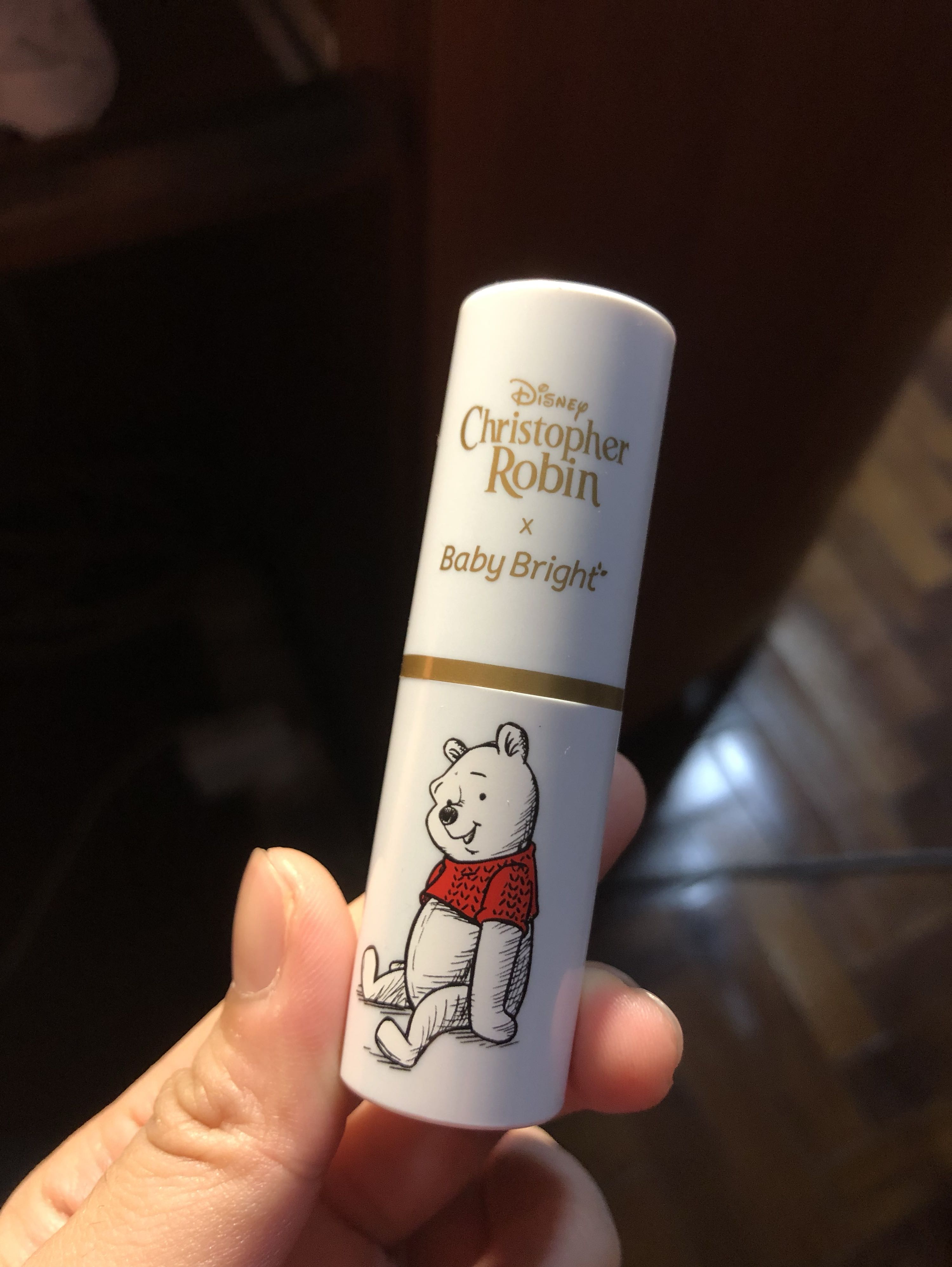 Watsons 推出 Winnie The Pooh 全新彩妆系列 英伦电话亭 钟楼包装 经典漫画图案 Leesharing