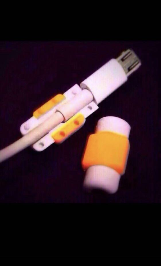 Cable Protector (Category: Cables & Adaptors) located in Singapore. Submitted by yasmin2000 (Listing ID 234266501, Image 1). Description: Cable Protector Colours Available: ✅ White ✅ Pink Suitable for IPhone,Samsung and other cables ✅ Each packet is $1 inclusive of mailing No extra charges for mailing :))) Pm if interested:))).