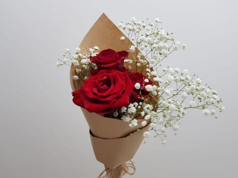 Cheap Af Sold Out 10 Only 3 Stalk Red Rose With Baby S Breath In A Slim Bouquet Gardening Flowers Bouquets On Carousell