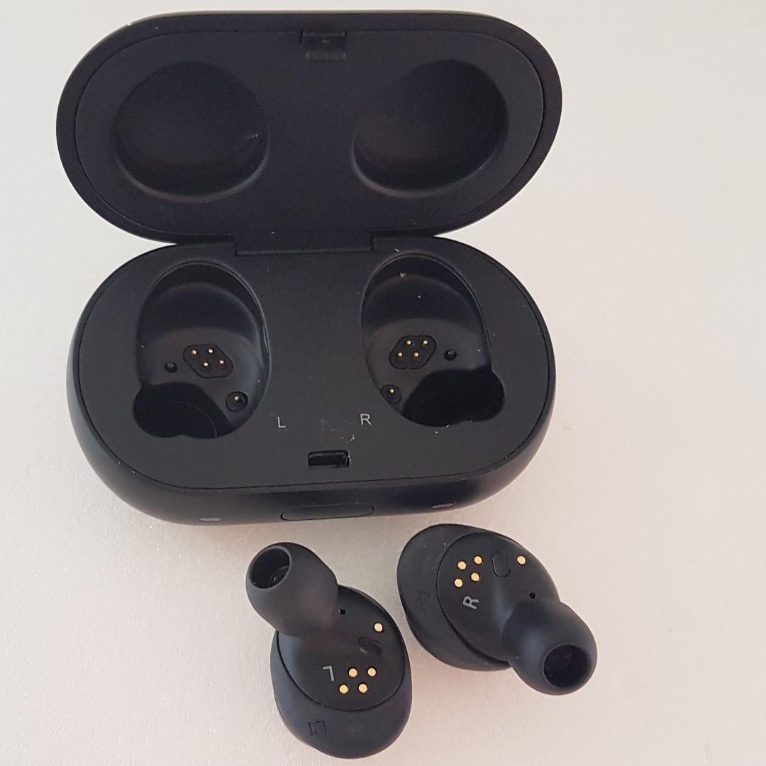 Samsung gear best sale iconx 140