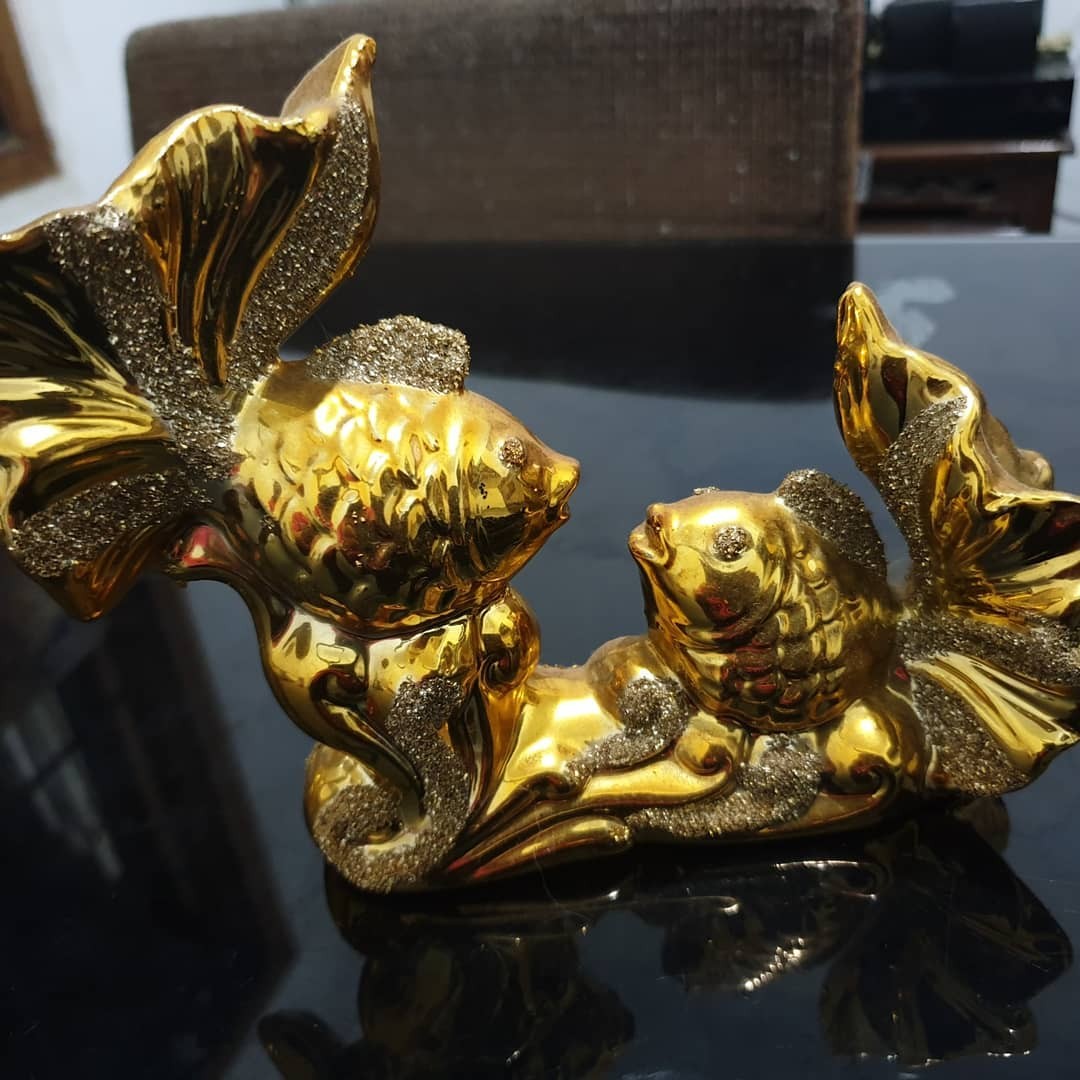 sepasang hiasan ikan mas gold plated lapis emas