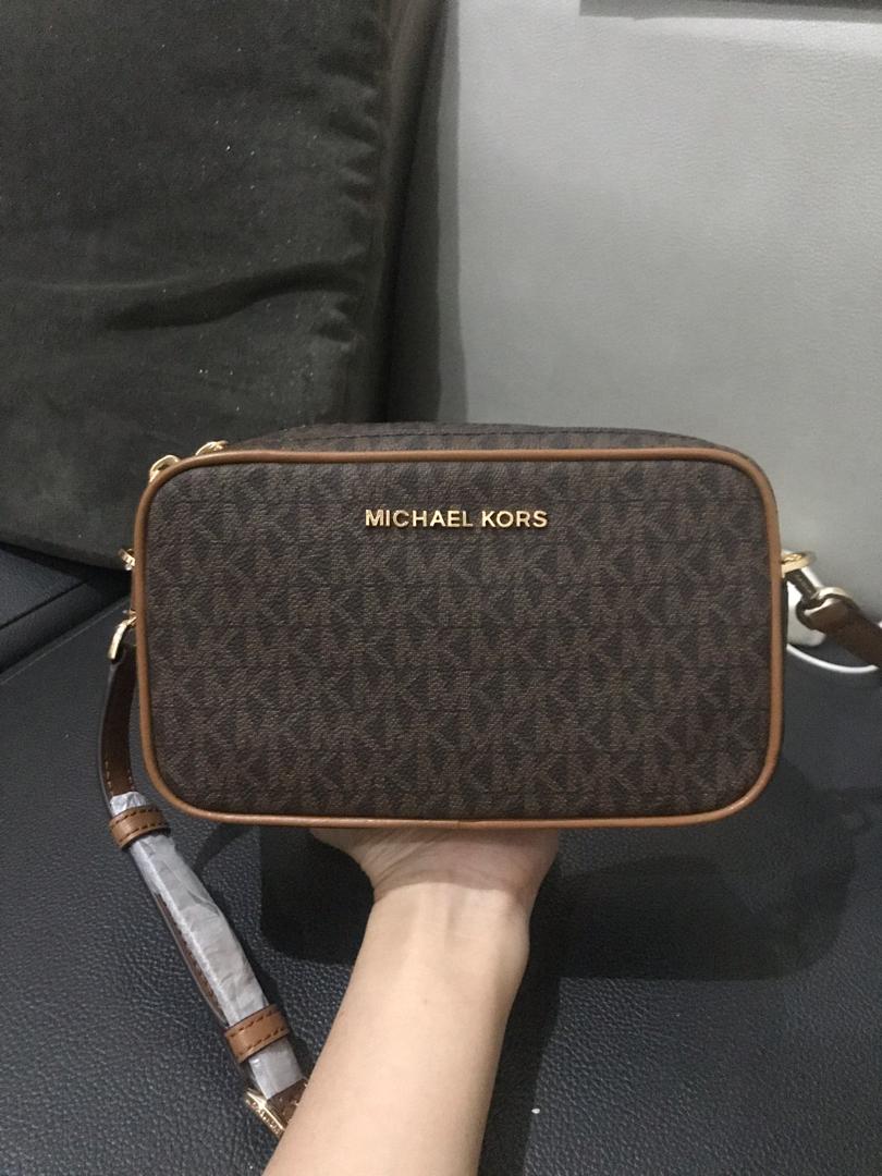 Harga sling sales bag michael kors