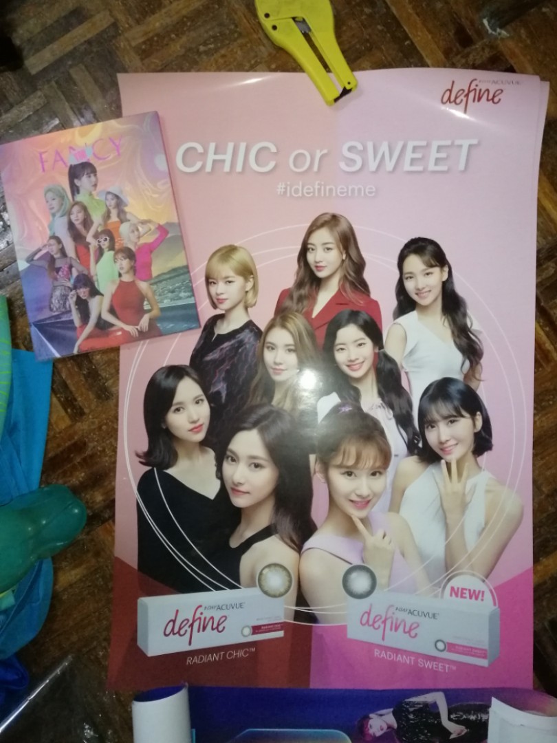 TWICE ACUVUE define contact lens official poster, Hobbies & Toys