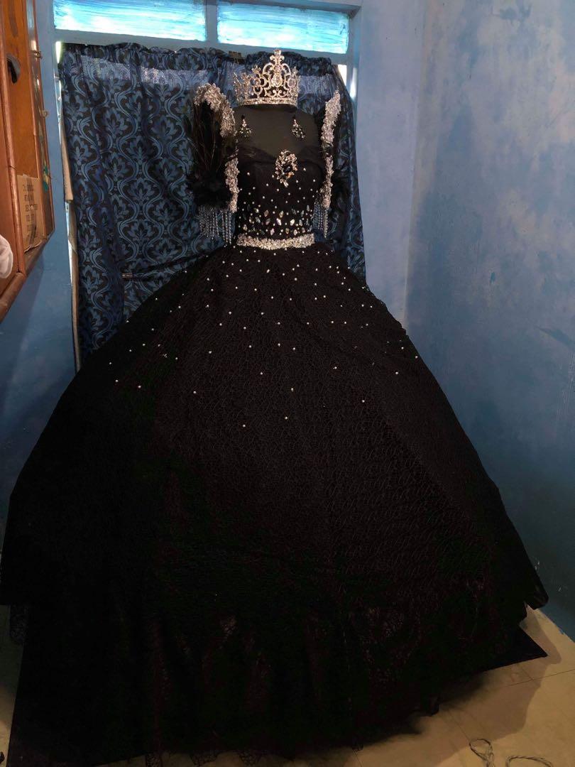 Black ball gown for rent (Category: Evening dresses & gowns) located in Pasig City. Submitted by __npc__ (Listing ID 234441078, Image 1). Description: PM FOR INQUIRIES ❤️ (Read more) 😊 ❣️FOR RENT (BLACK BALL GOWN) 2,300+ 1,500 security deposit 2 valid ids address and event Crown not included 3-4 days rental .