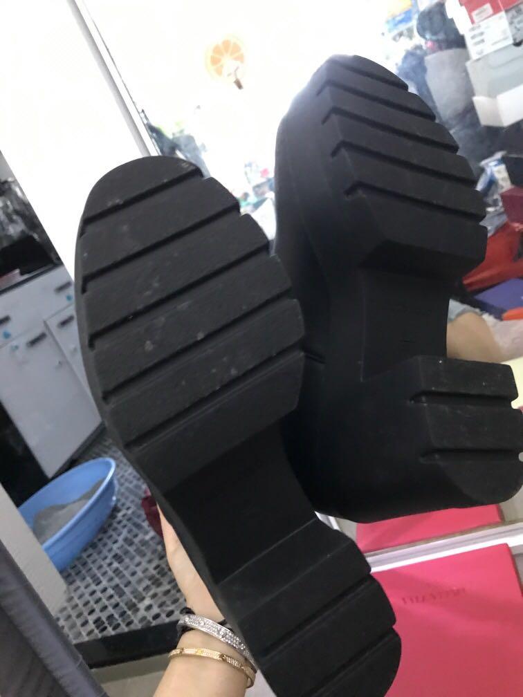 Boots （分類：靴）位於 Hong Kong。 由 kill_u_now 提交（商品編號 234402000，圖片 3）。簡介： 。