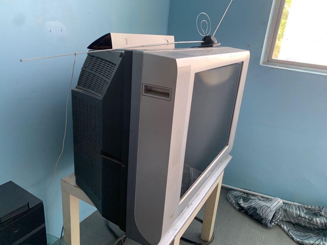 Box TV old tv Used, TV & Home Appliances, TV & Entertainment, TV on