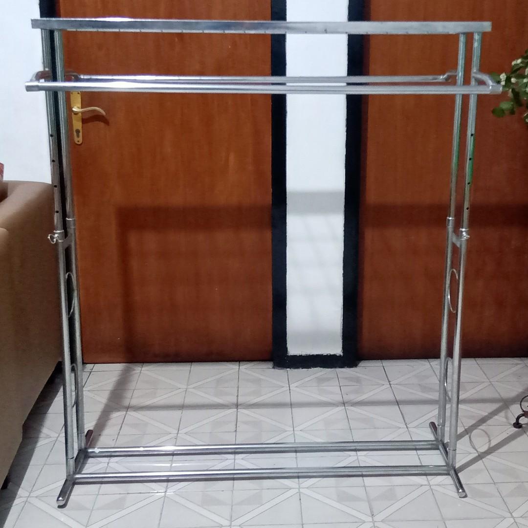 Dijual Rak Gantungan Baju Bahan Electro Plating Double Perabotan Rumah Di Carousell Jual gantungan baju murah dan terlengkap. dijual rak gantungan baju bahan electro plating double