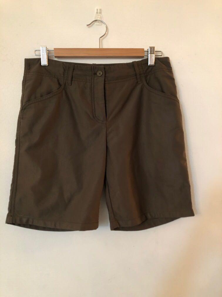dark brown khaki shorts