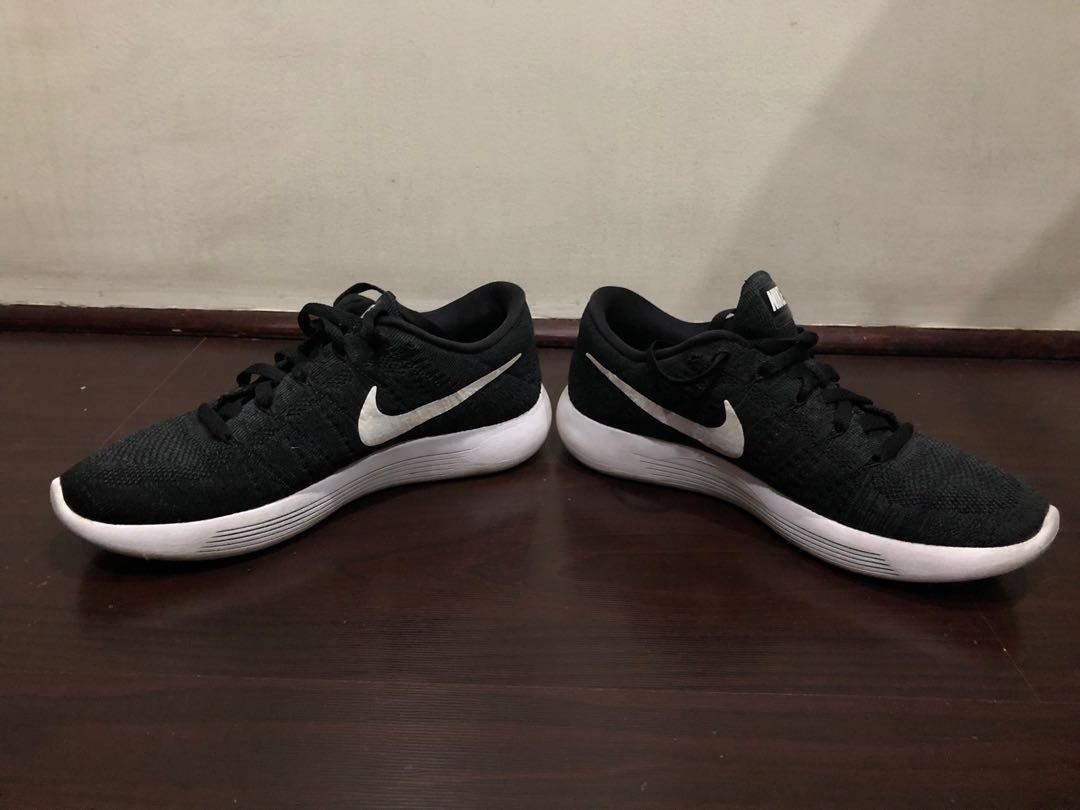 Nike Lunarepic Low (US 8.5) (Category: Sneakers) located in Marikina City. Submitted by lienonerom (Listing ID 234455942, Image 3). Description: Size: US 8.5 Condition: 9/10 Issues: dirty outsole Comes with OG box Preferred meetups: Marikina, Cubao, and Sta Lucia areas.