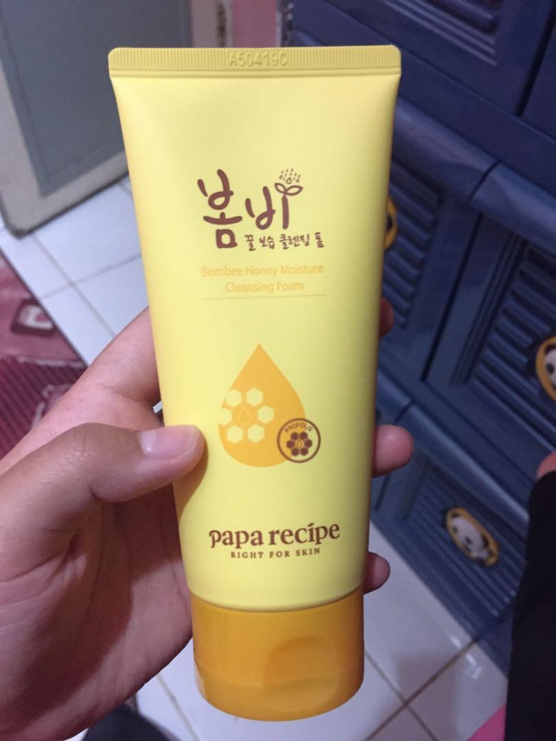 Papa Recipe Bombee Honey Moisture Cleansing Foam Kesehatan Kecantikan Kulit Sabun Tubuh Di Carousell