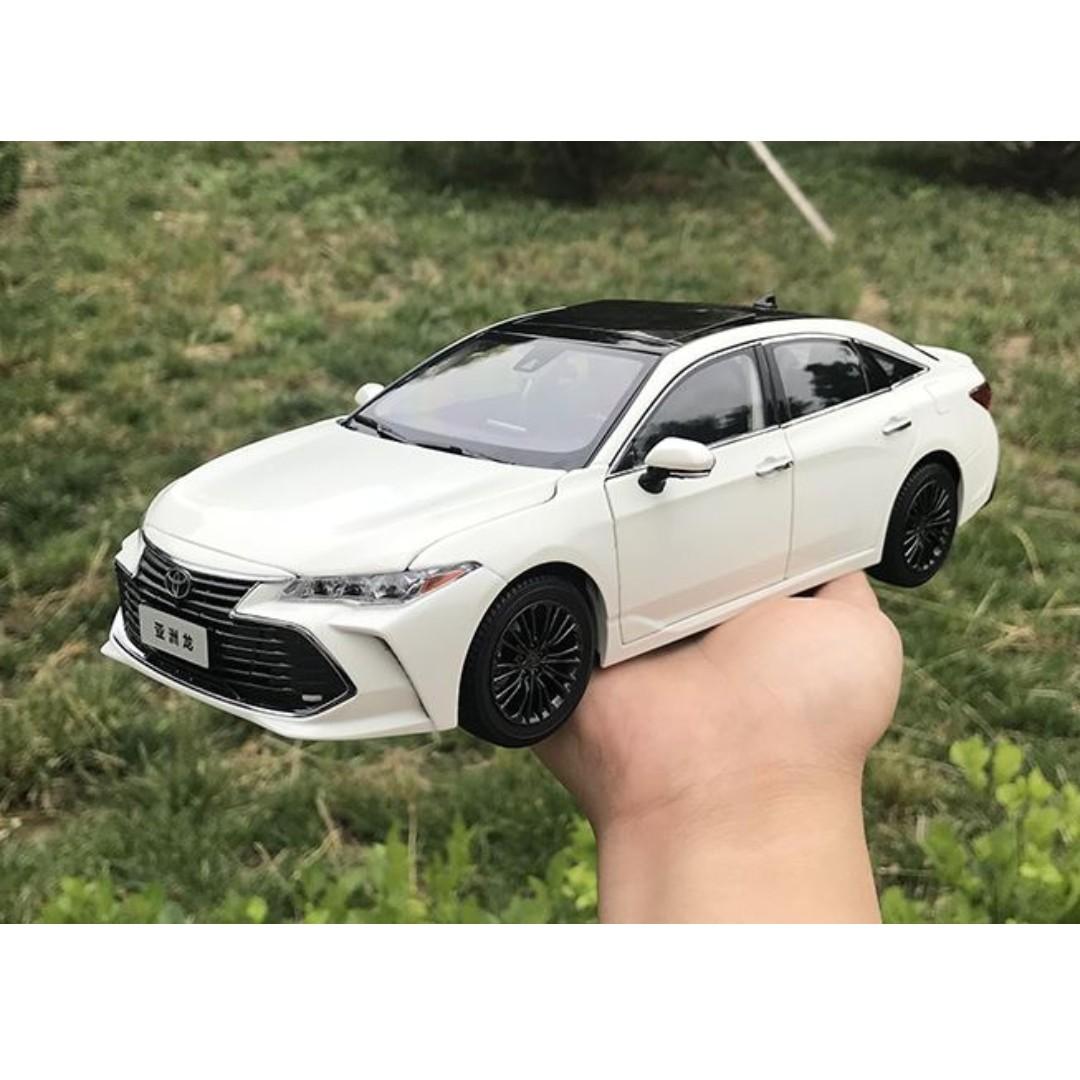 toyota avalon toy car