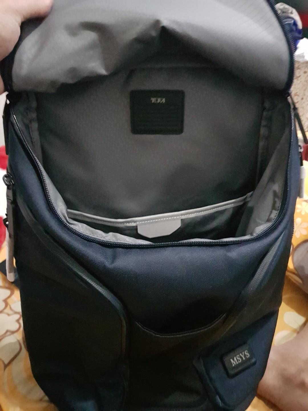 Tumi rockwell top