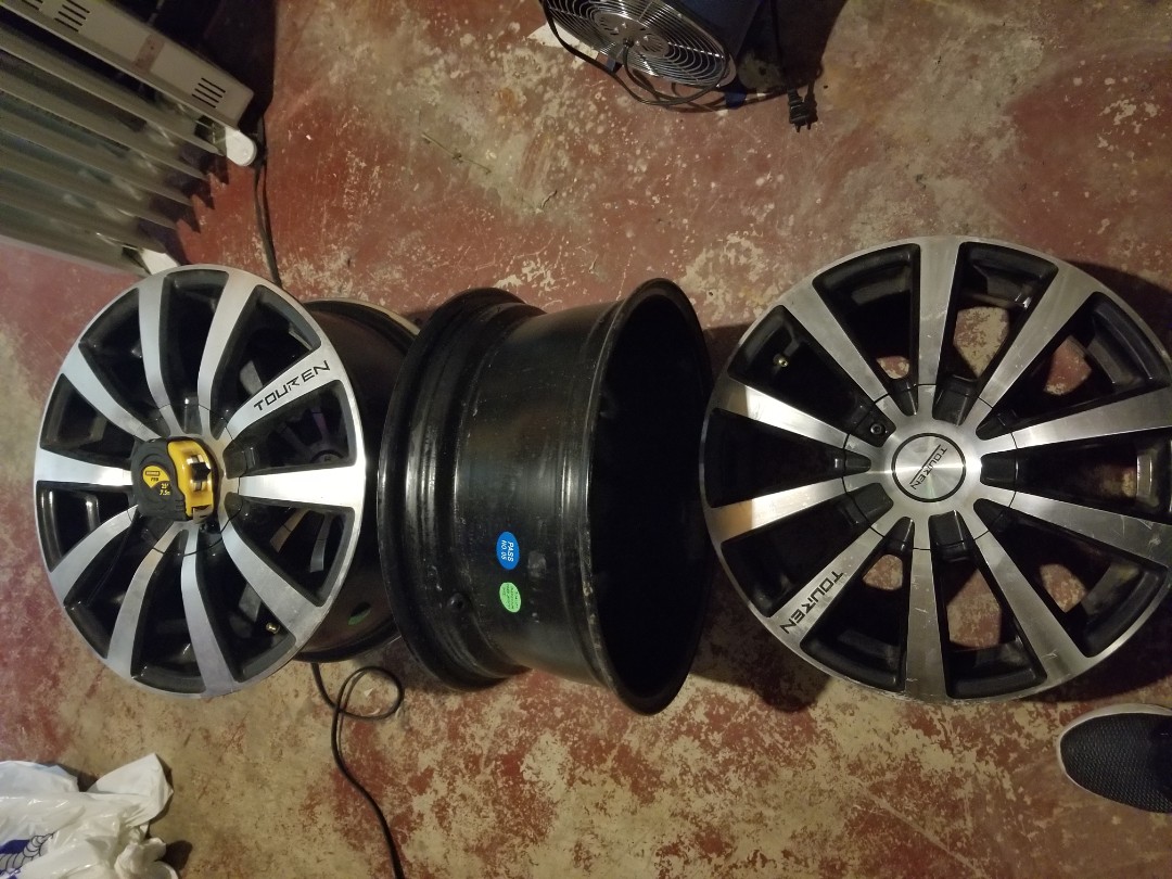 Set of 4 Touren alloy wheels