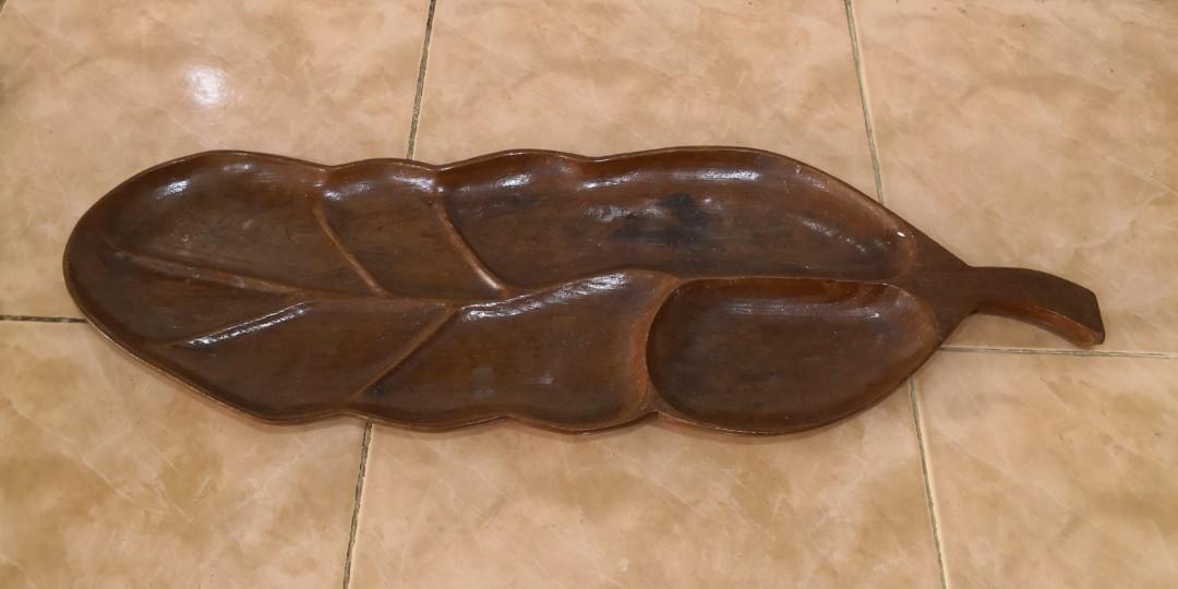 wooden platter plate tray (Category: Vases & Decorative Bowls) located in Hulu Selangor. Submitted by honey5 (Listing ID 234428838, Image 1). Description: about 23 inches in length chipped at holder Good condition considering it's age.