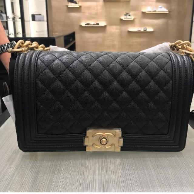 Chanel boy classic clearance