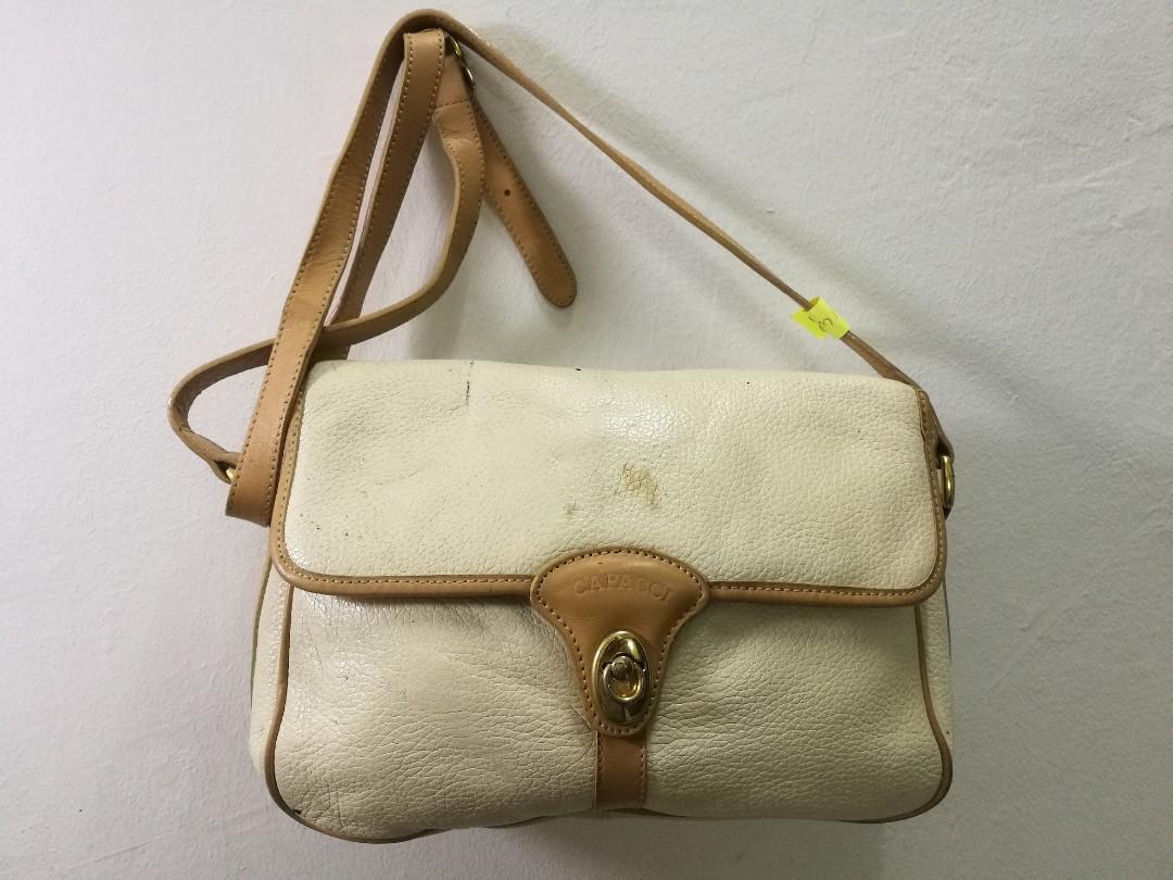 Capacci sling bag