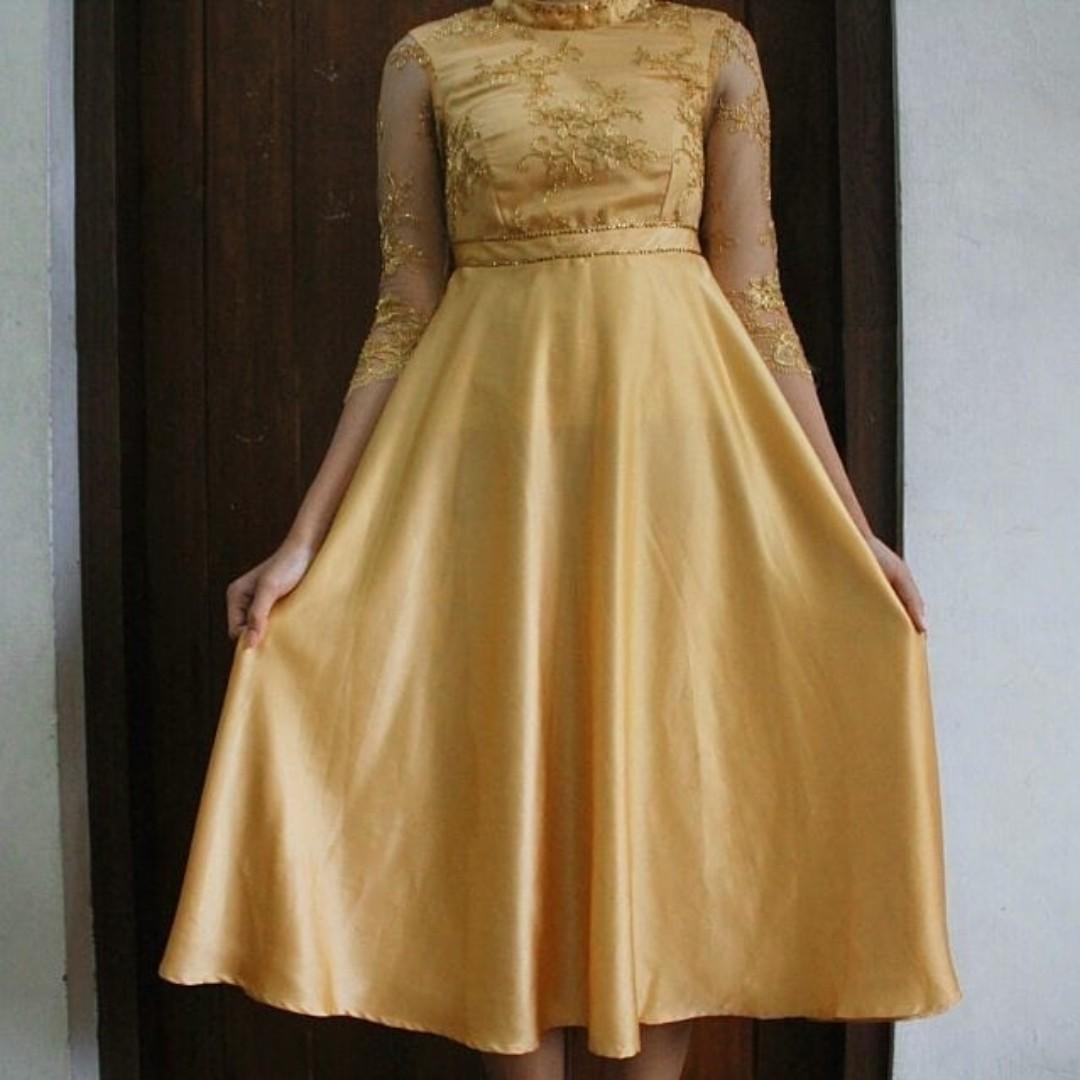 dress semi kebaya