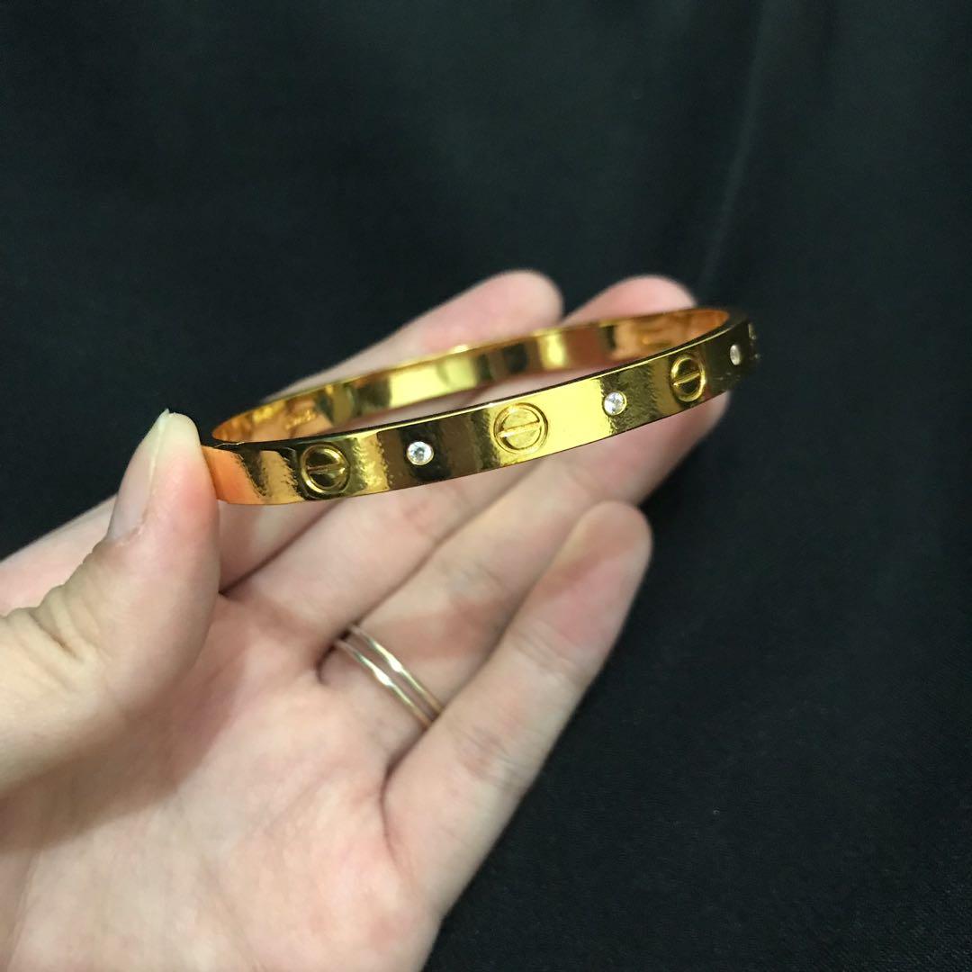 Gelang Cartier Titanium Lapis Gold 18K, Fesyen Wanita, Perhiasan di  Carousell