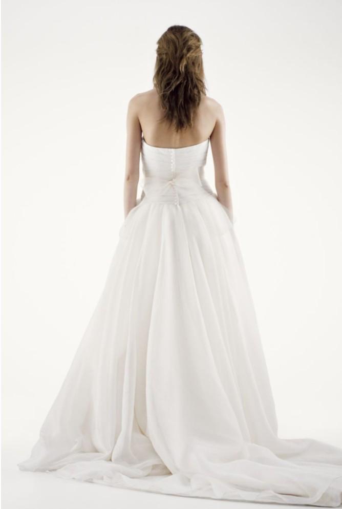 Vera Wang Wedding Dress UK8 10 with Veil Sash Women s Fashion Dresses Sets Evening dresses gowns on Carousell