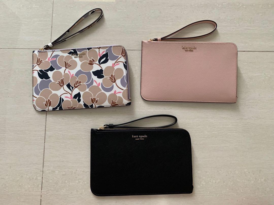 medium size wristlet