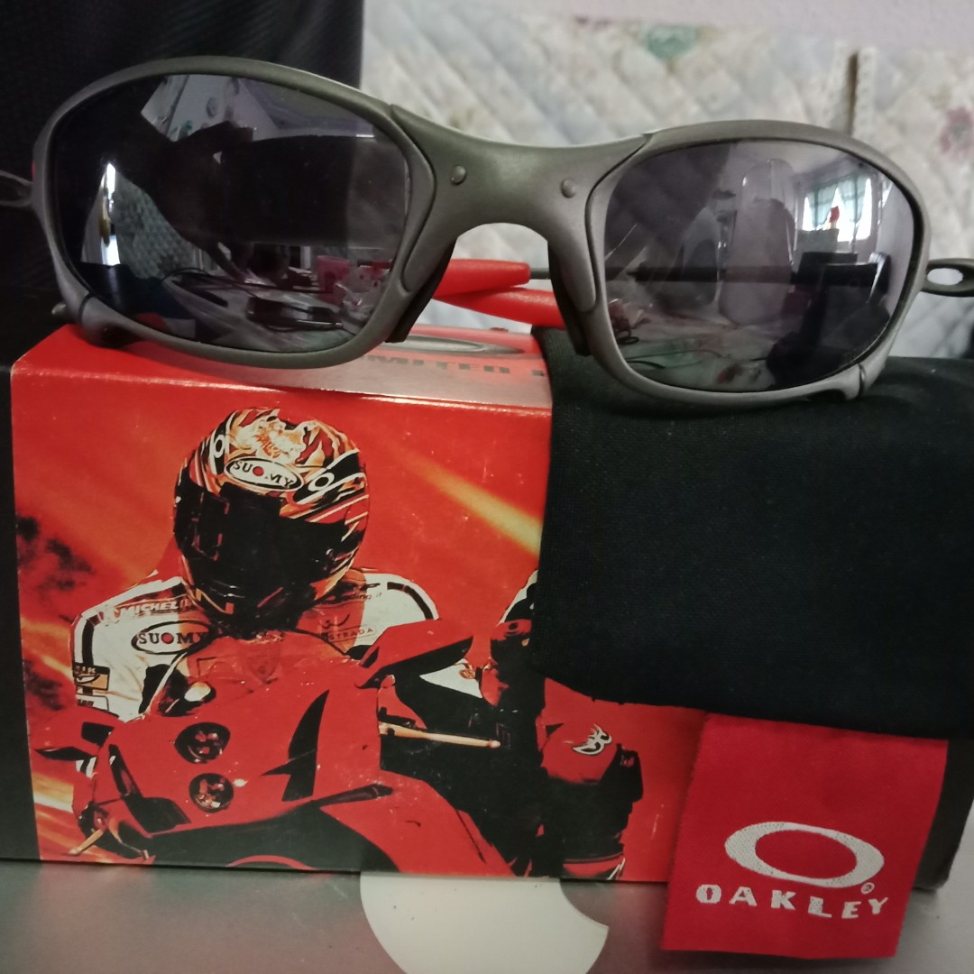 Oakley X Metal Ducati Juliet, Men's Fashion, Watches  Accessories,  Sunglasses  Eyewear on Carousell