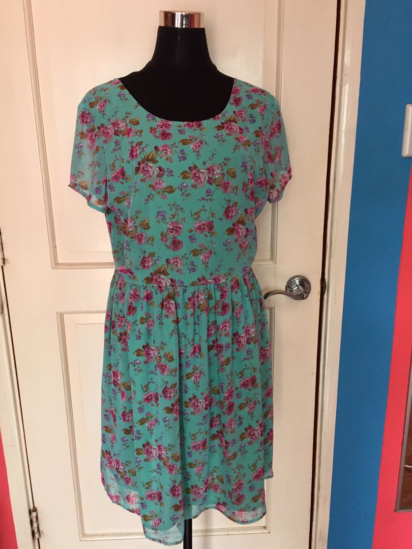 ORIGINAL! Cube Green Floral Dress, Women's Fashion, Dresses & Sets