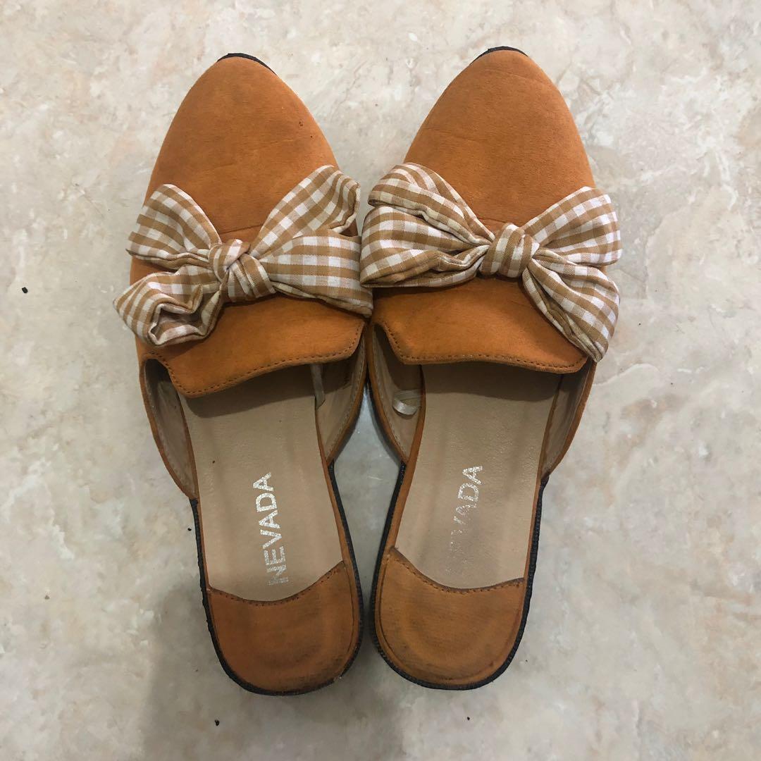 Sandal best sale mules nevada