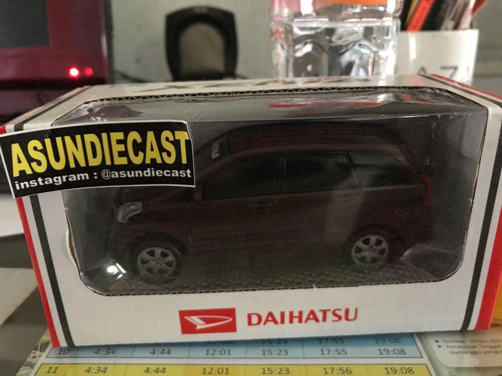 Tomica xenia online
