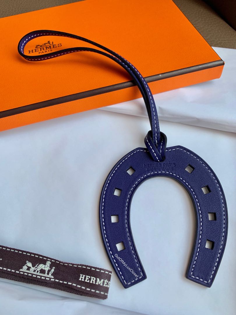 Hermes horseshoe charm online