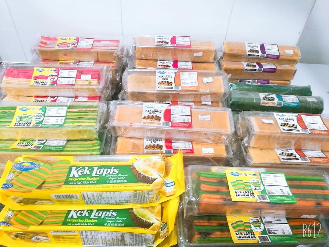 Kek Lapis Sarawak Siti Payung Food Drinks Baked Goods On Carousell
