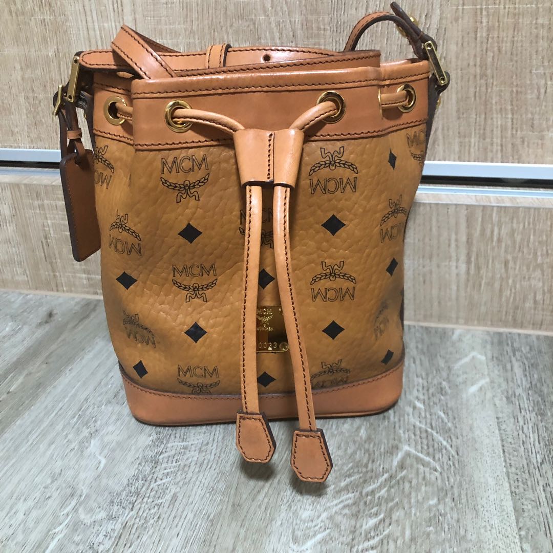 mcm small drawstring bucket bolsa