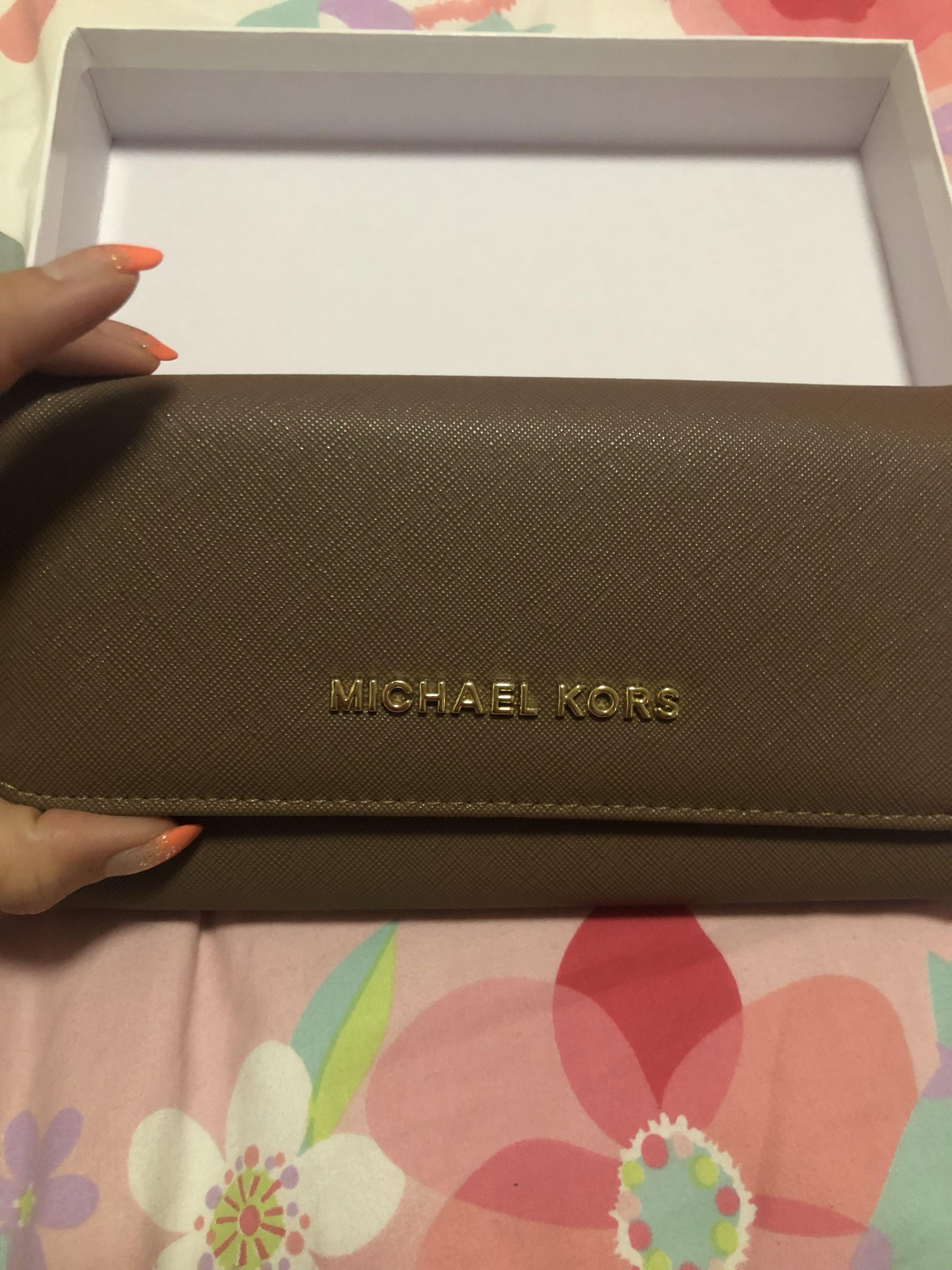 mk saffiano wallet