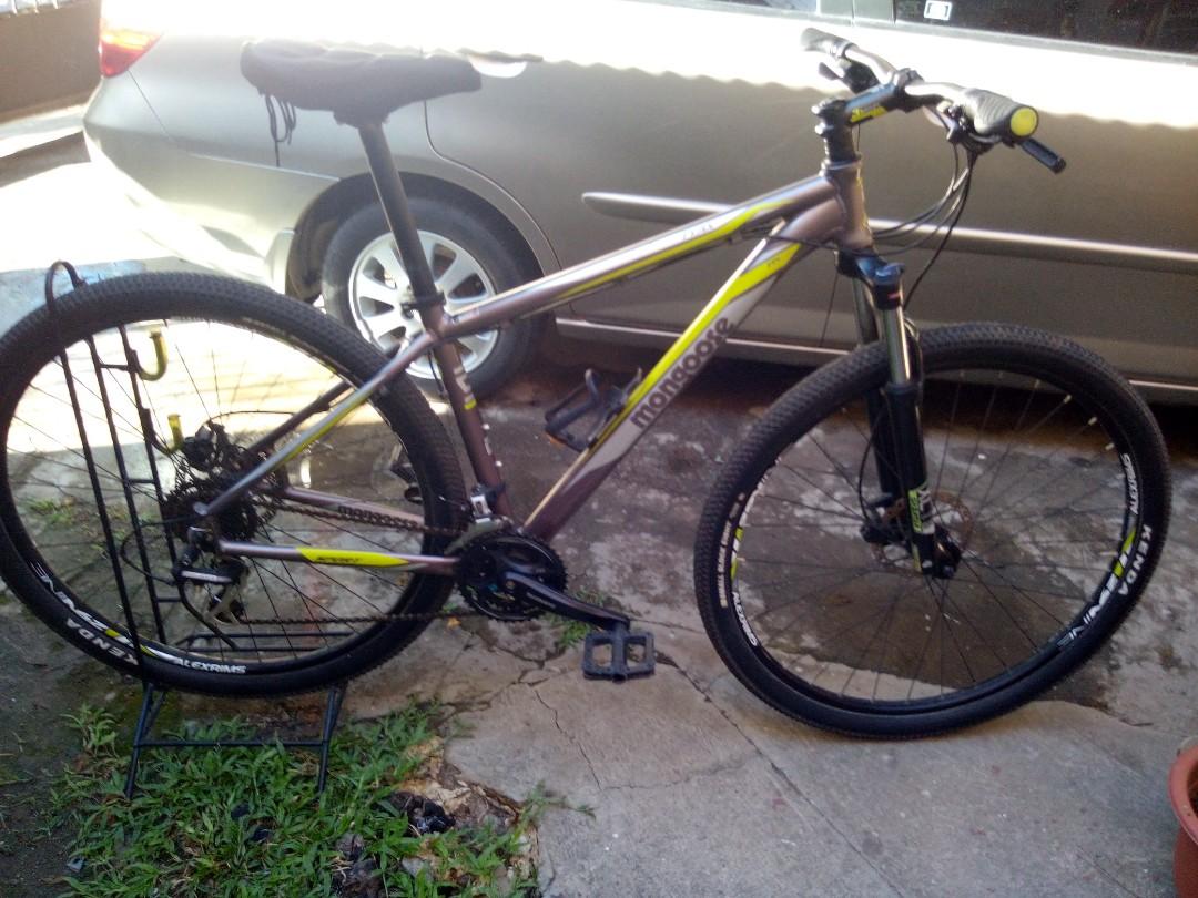 Mongoose Tyax 29er Mountain Bike Sports Equipment Bicycles