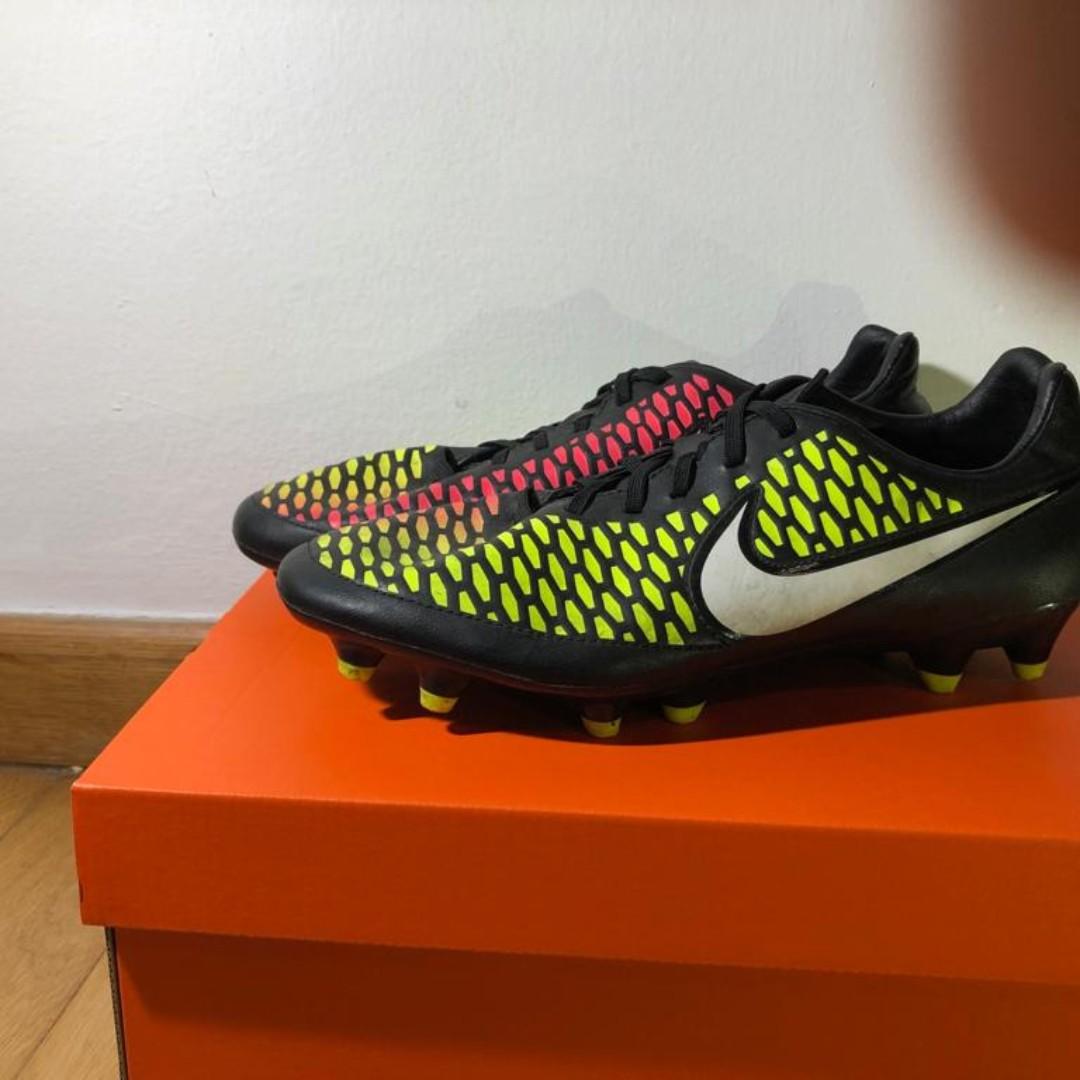 buy nike studs