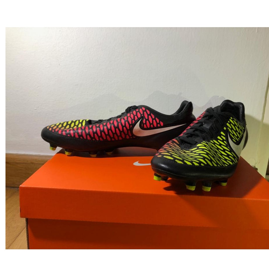 buy nike studs