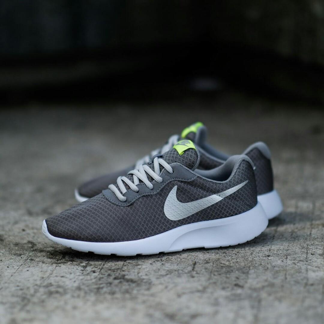 nike tanjun dark grey