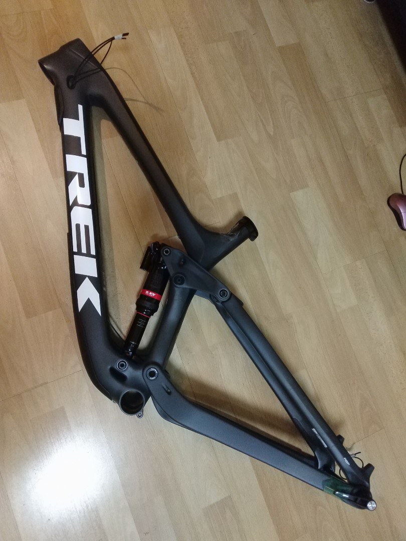 trek slash carbon frame