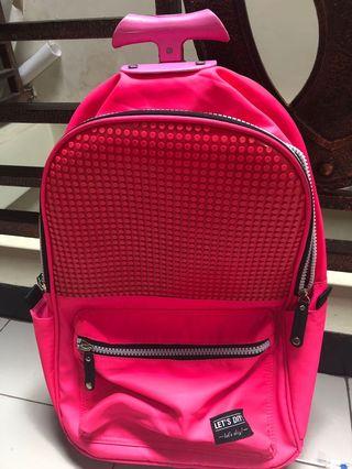 trolly bag pink