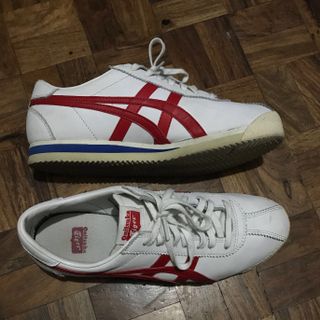 onitsuka tiger corsair on feet