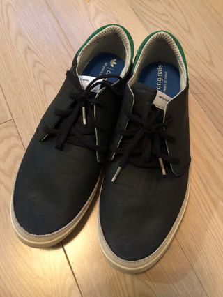 adidas original 黑色運動鞋 （UK 8.5/ US 9) #ootdformen64234843310721110